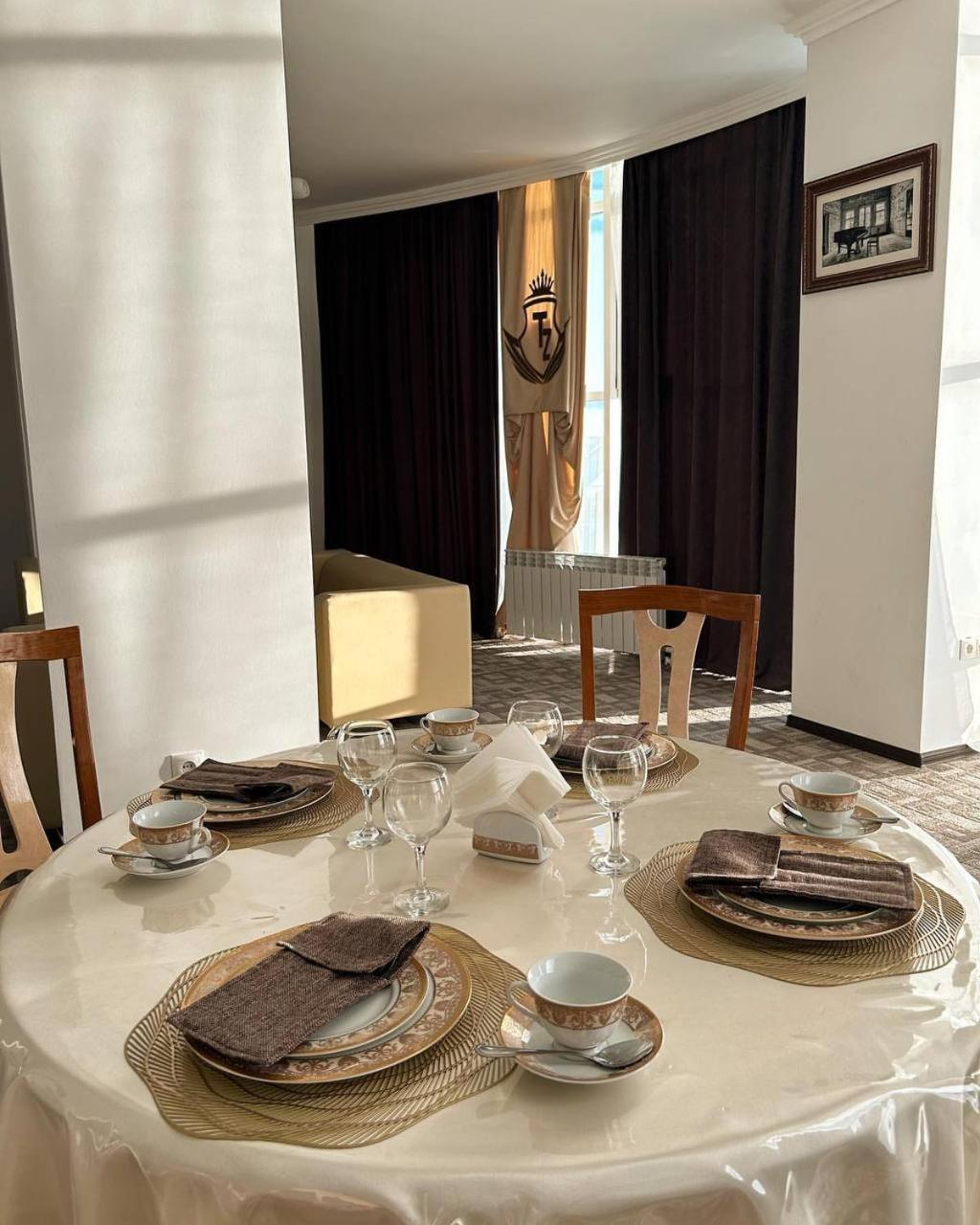 Tanzharyk Hotel Актобе Экстерьер фото