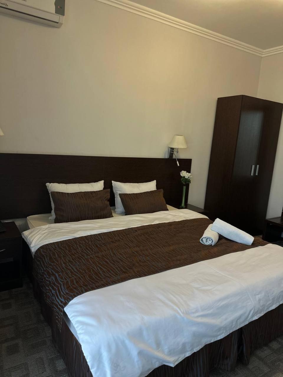 Tanzharyk Hotel Актобе Экстерьер фото