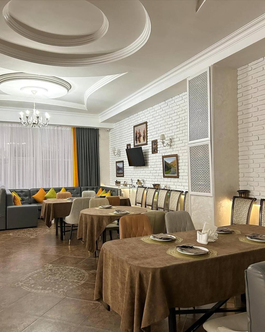 Tanzharyk Hotel Актобе Экстерьер фото