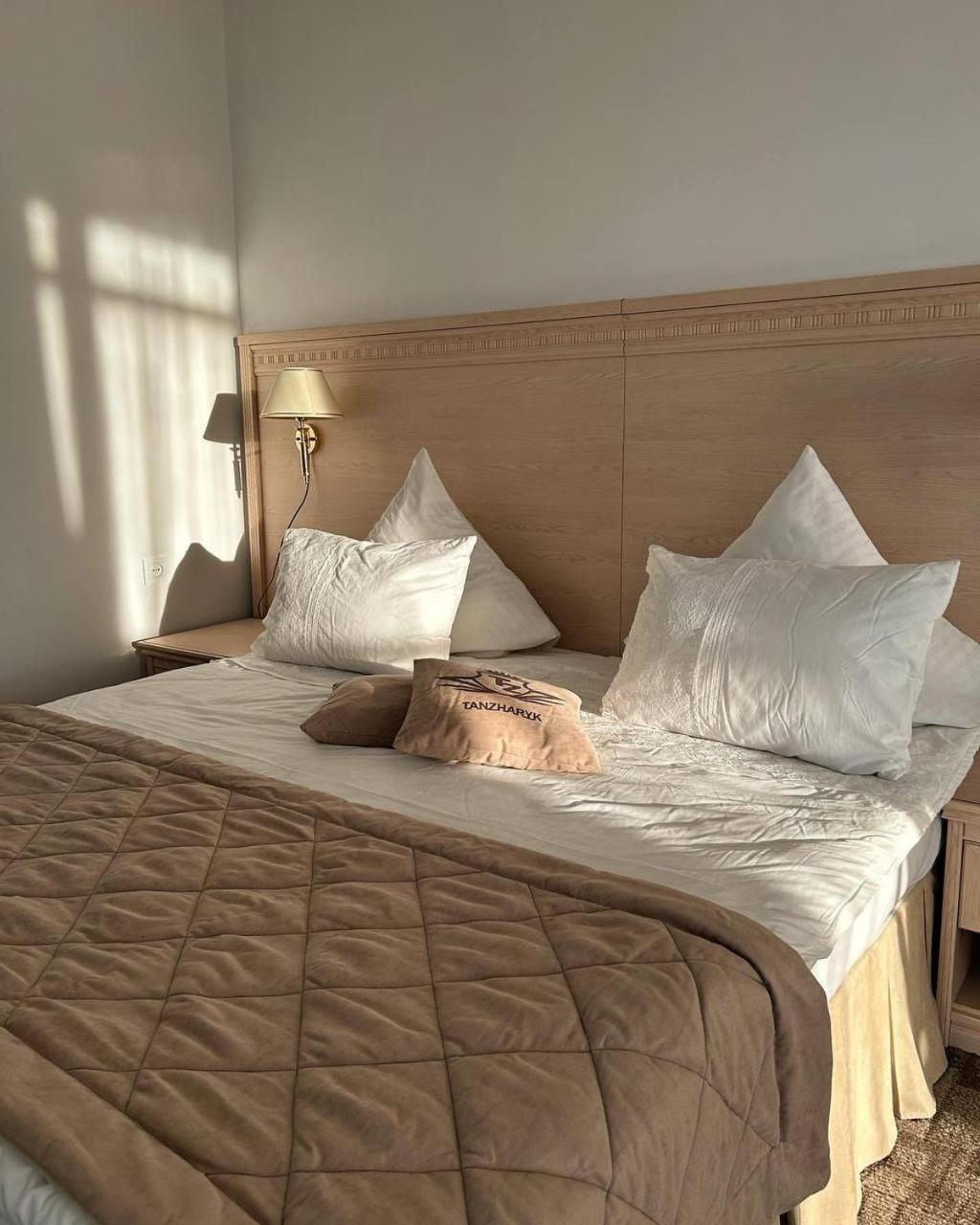 Tanzharyk Hotel Актобе Экстерьер фото