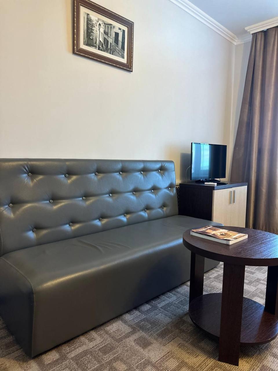 Tanzharyk Hotel Актобе Экстерьер фото