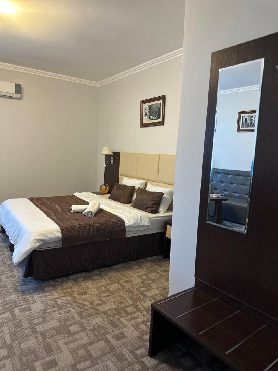 Tanzharyk Hotel Актобе Экстерьер фото