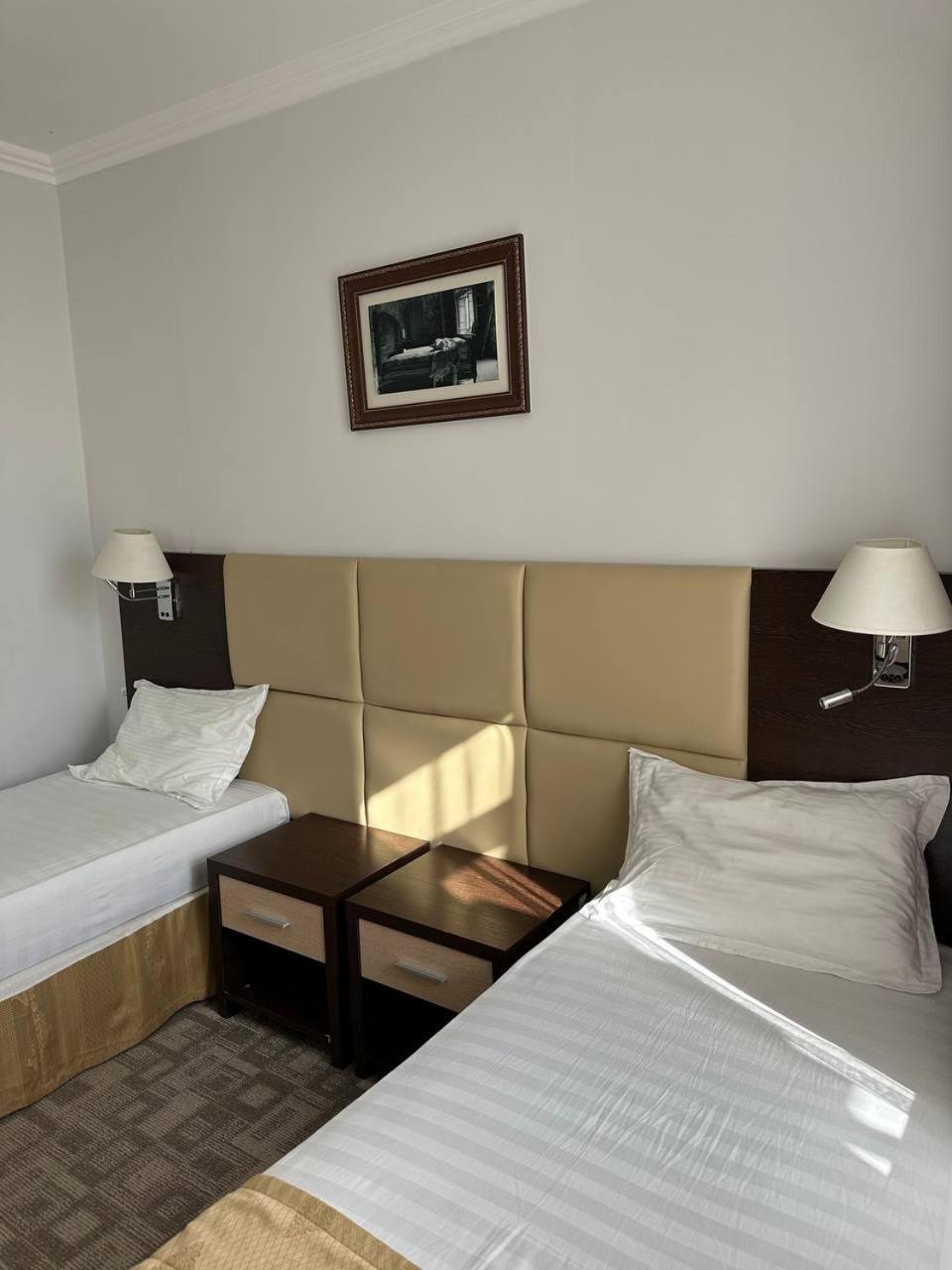 Tanzharyk Hotel Актобе Экстерьер фото