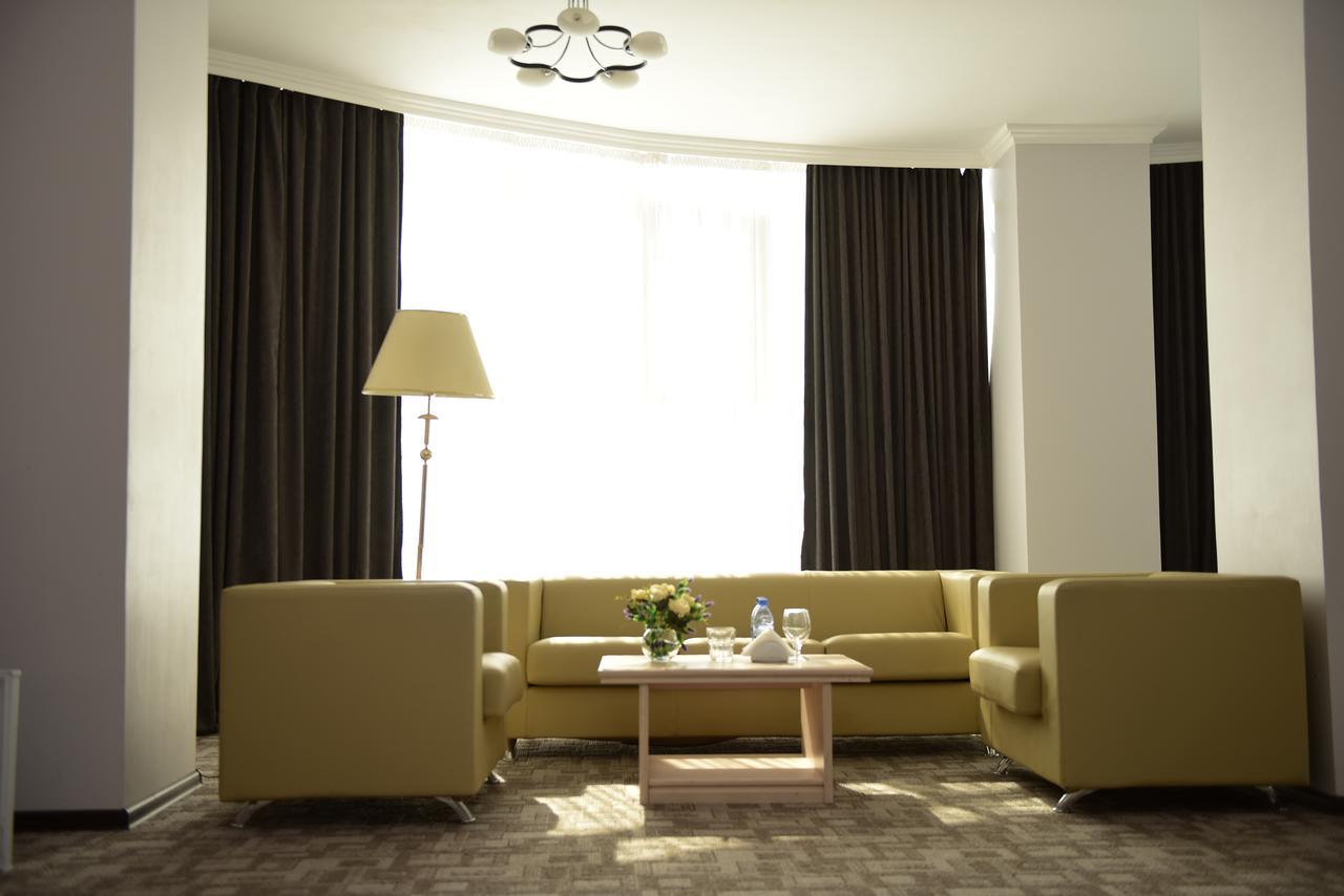 Tanzharyk Hotel Актобе Экстерьер фото